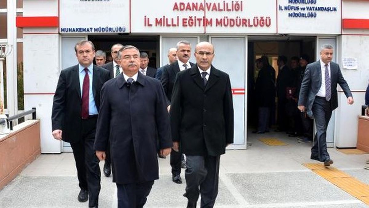 Bakan Yılmaz, Adana\'da Patlamada Zarar Gören Milli Eğitim Binasını İnceledi
