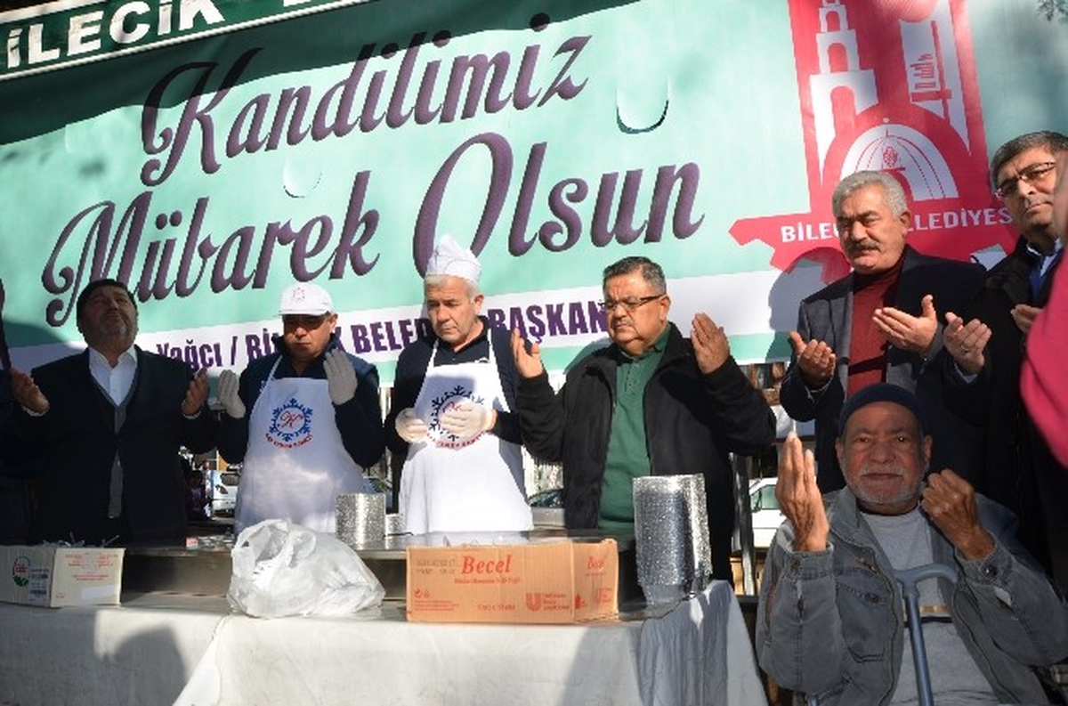 Bilecik Belediyesinden Helva İkramı