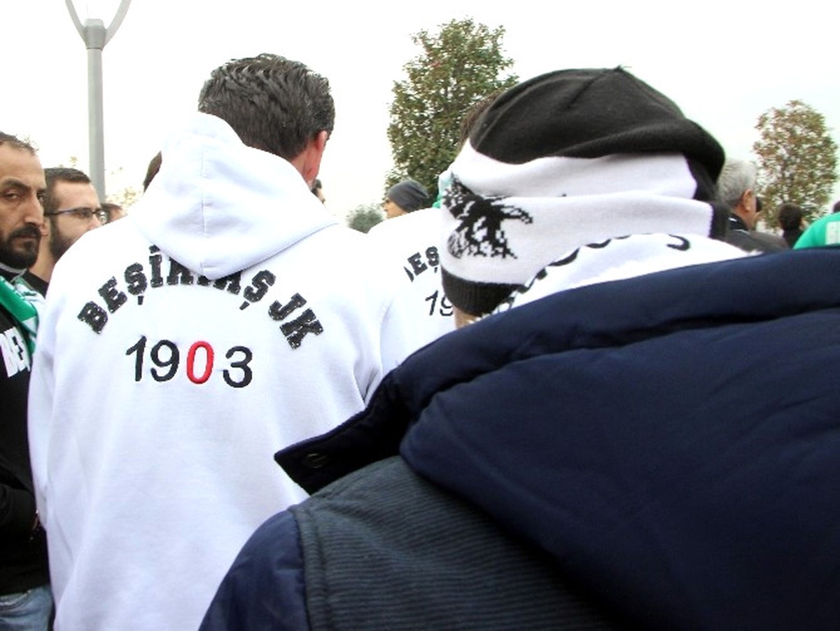 Bursasporlu Taraftarlar, Beşiktaşlı Taraftarlarla Omuz Omuza