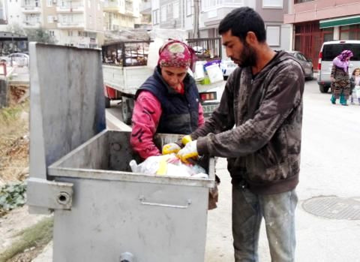 Çöpten Bulduğu Hard Disklerden Çocuk İstismarı Videoları Çıktı
