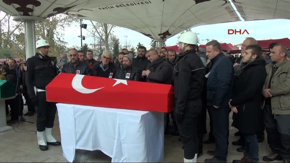 Cumhurbaşkanı Erdoğan Şehit Polisin Cenazesine Katıldı
