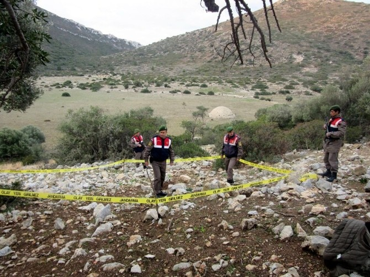 Datça\'da Tarihi Eser Kaçakçıları Jandarmaya Suçüstü Yakalandı