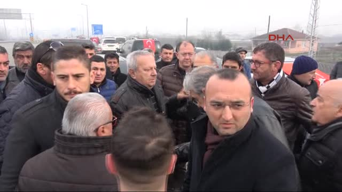 Düzce Şehit Özel Güvenlik Şube Müdürü Vefa Karakurdu\'nun Cenazesi Gözyaşlarıyla Karşılandı