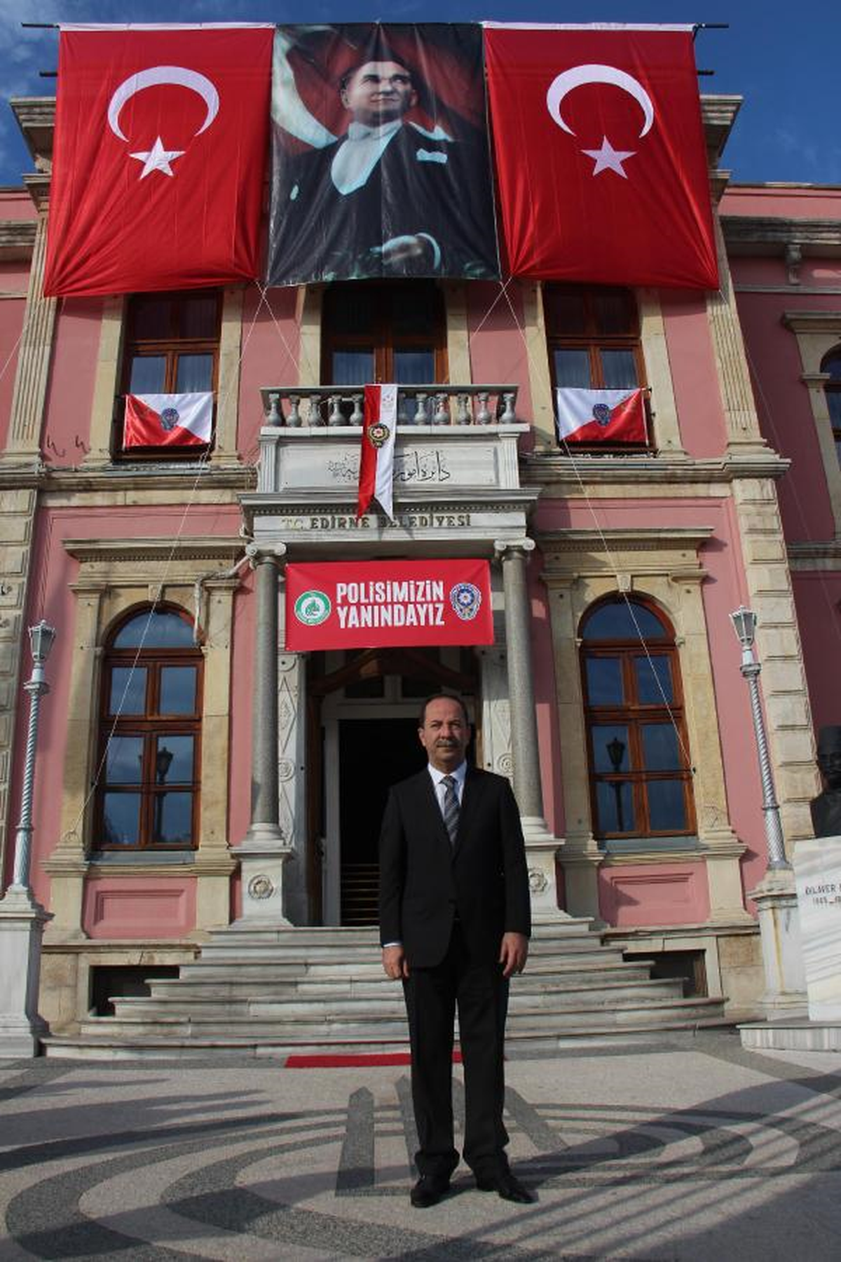Edirne Belediye Başkanı\'ndan \'Polisimizin Yanındayız\' Çağrısı