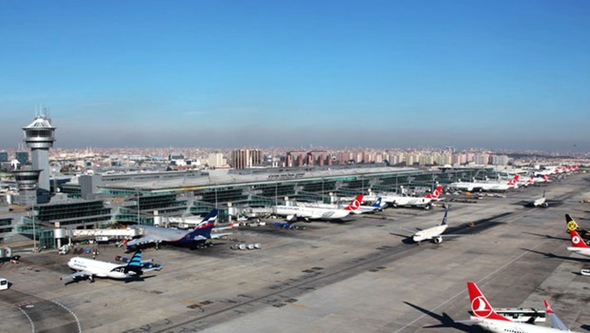 Ek Bilgilerle) Dhmi Atatürk Havalimanı\'nda Kar Tedbiri Aldı
