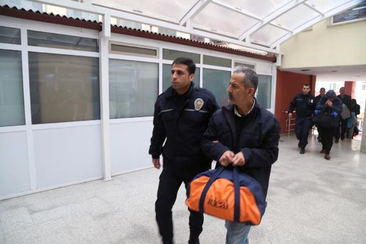 Fetö Şüphelisi 3 Polis ve 7 Öğretmen Adliyeye Sevk Edildi