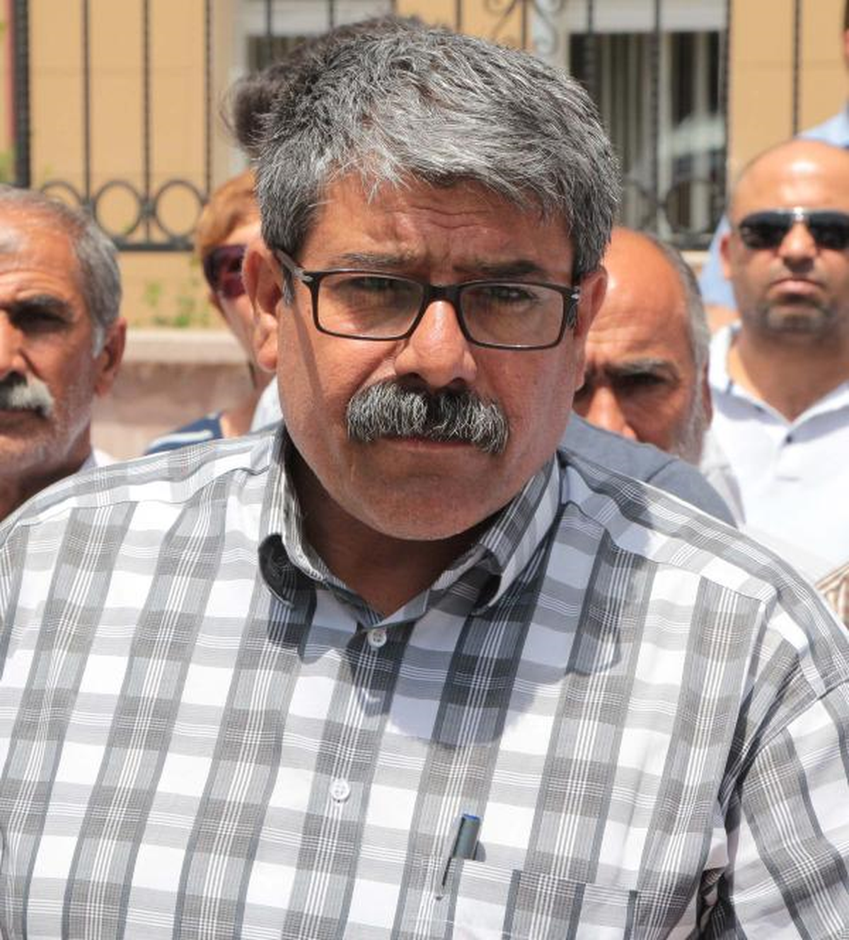 Hdp Manisa İl Eş Başkanı ve 4 Kişiye Gözaltı