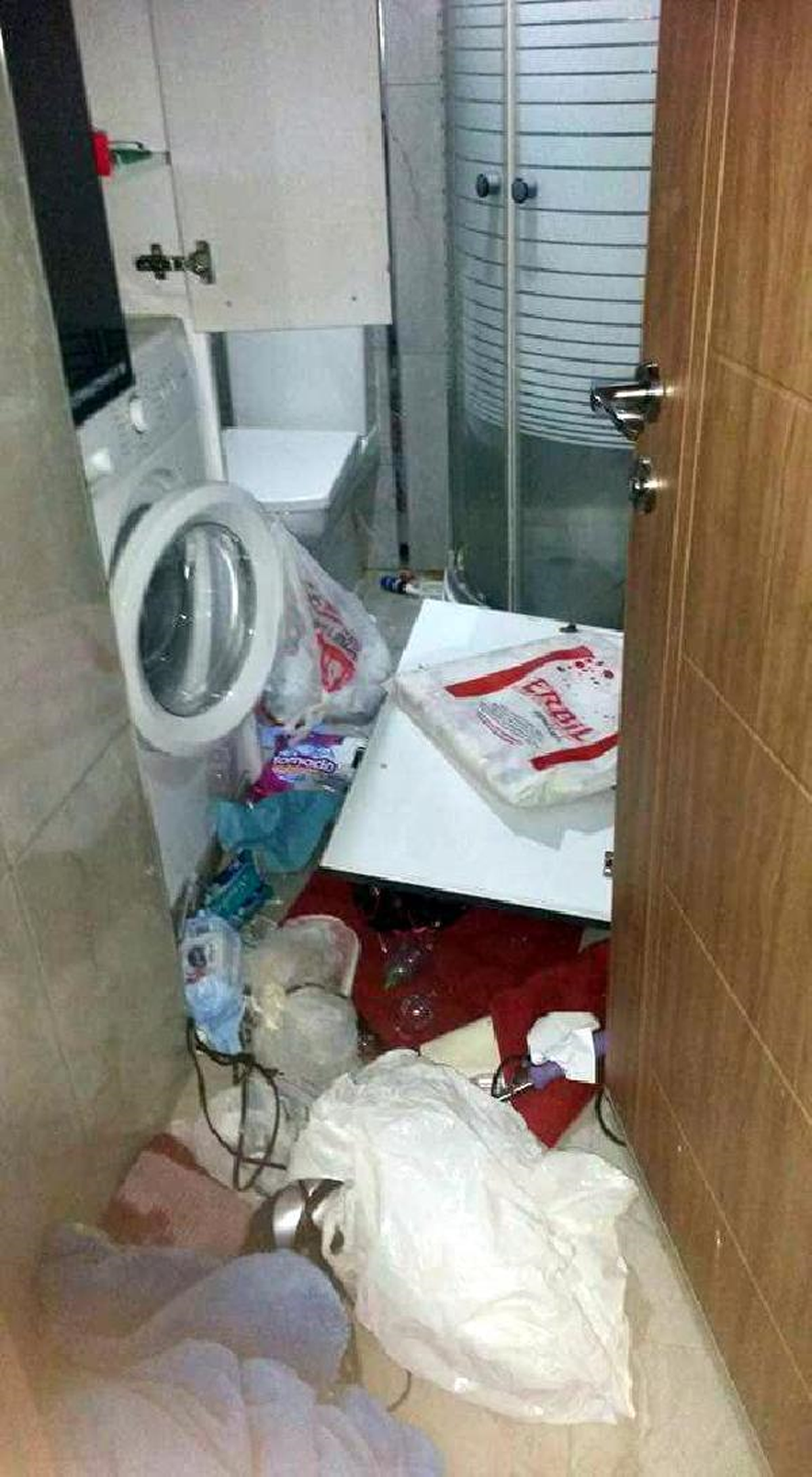 Hırsızlar Evi Talan Etti, 10 Bin TL\'lik Eşyayı Alıp Kaçtı