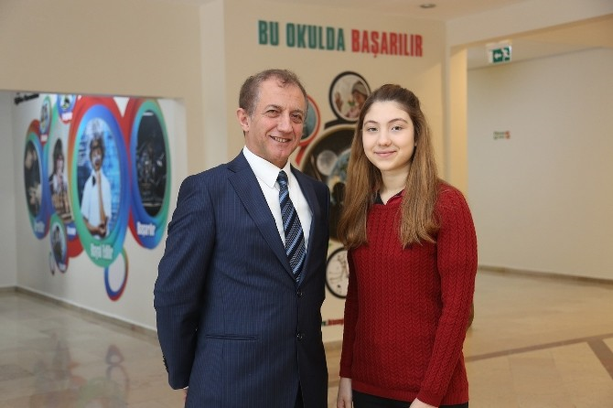 İhlas Eğitim Kurumları Öğrencisi Avrupa Gençlik Kongresi\'ne Delege Olarak Seçildi