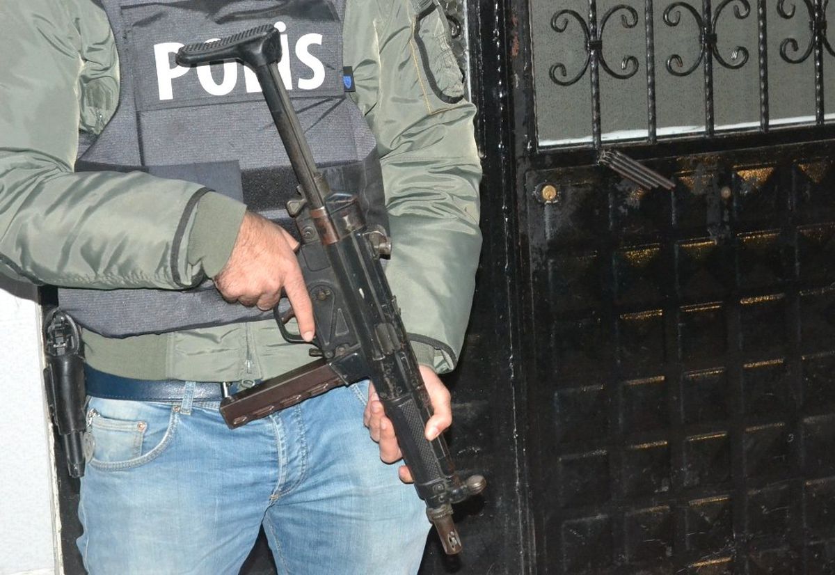 İstanbul\'da Hdp\'ye Yönelik Operasyon: 20 Gözaltı