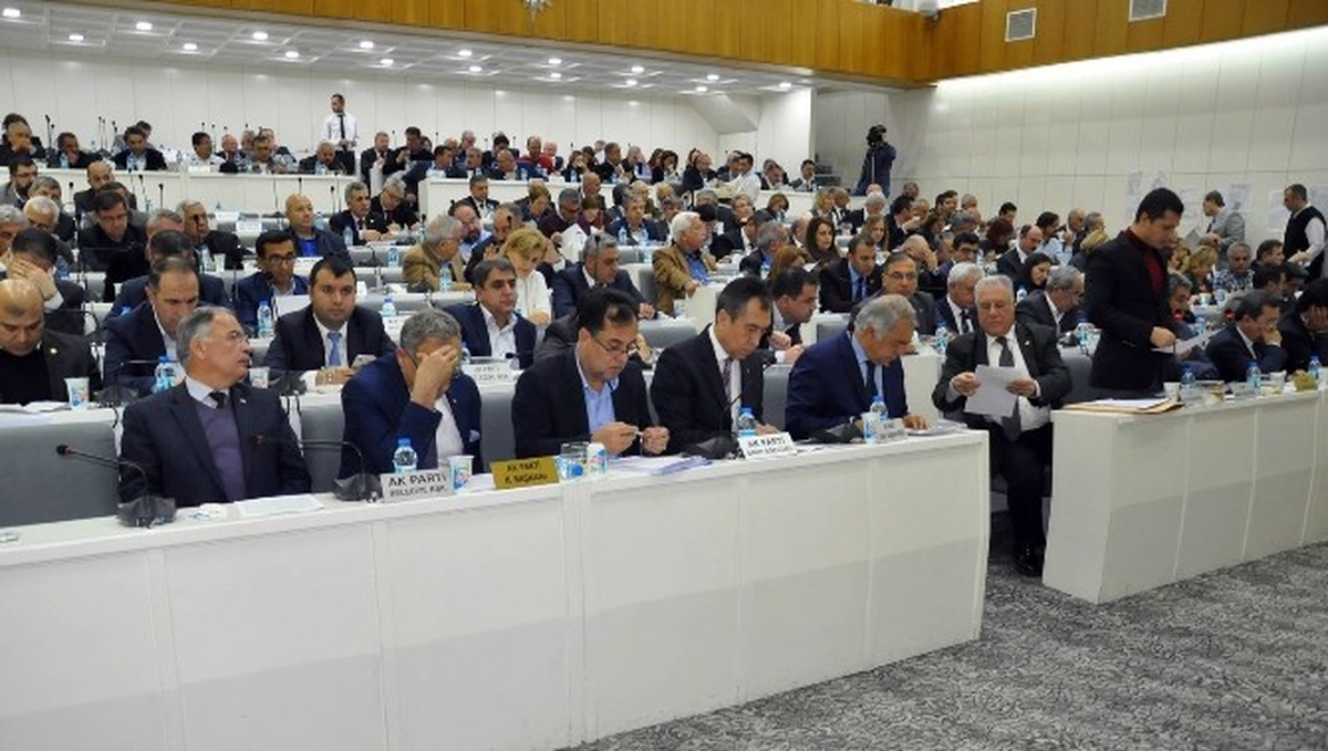 İzmir\'de de Kadınlar İstedikleri Yerde İnecek