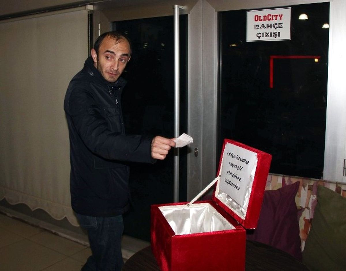 Kafeterya İşletmecisi Kazancını Şehit Ailelerine Bağışladı