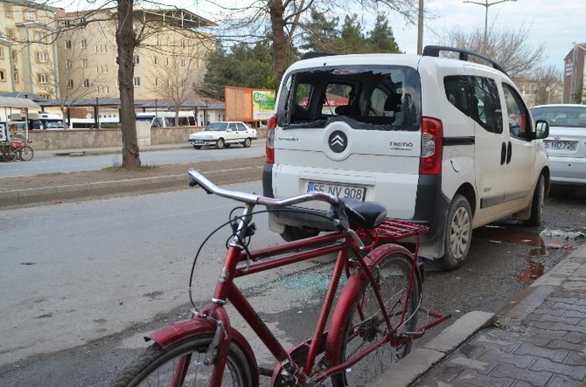 Kamyonete Çarpan Bisikletli Çocuk Yaralandı