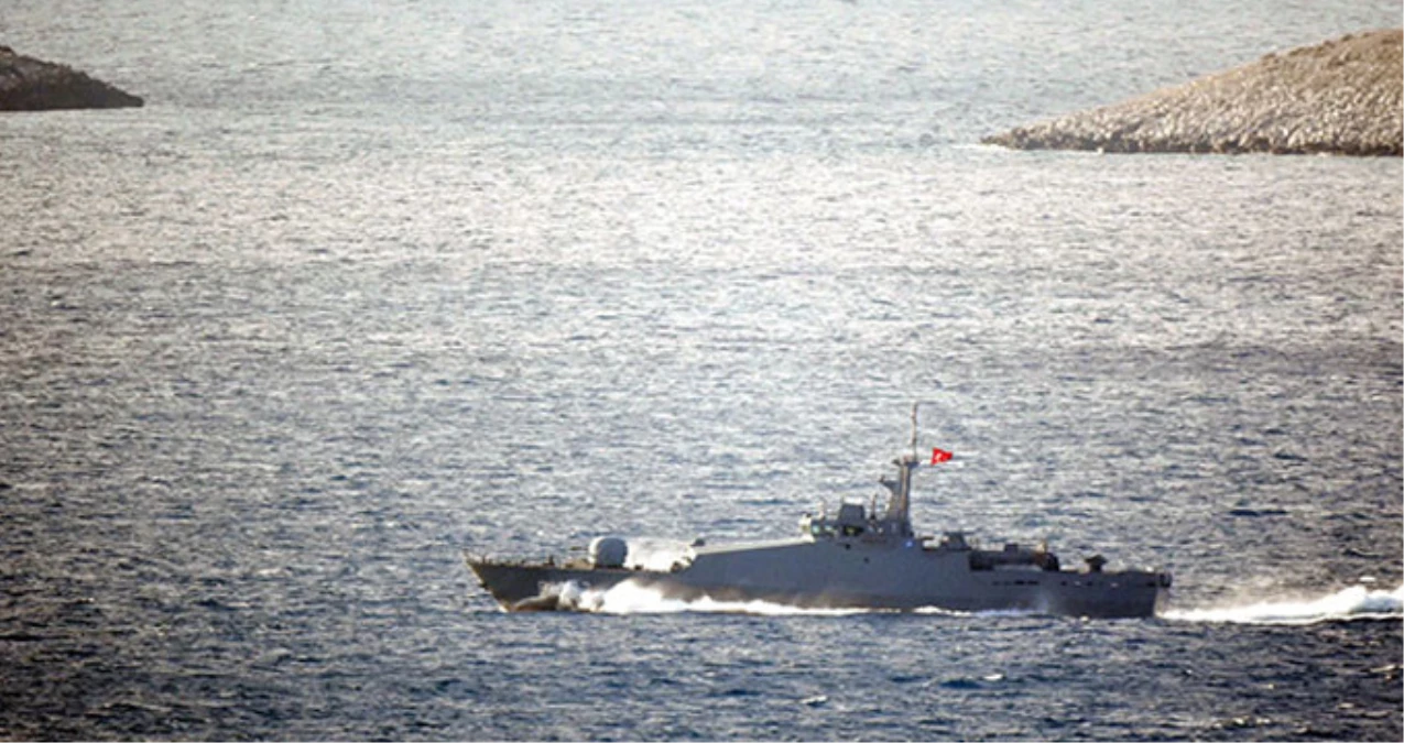 Kardak\'ta Balıkçı Gerginliği: İki Türk Sahil Güvenlik Botu Harekete Geçti