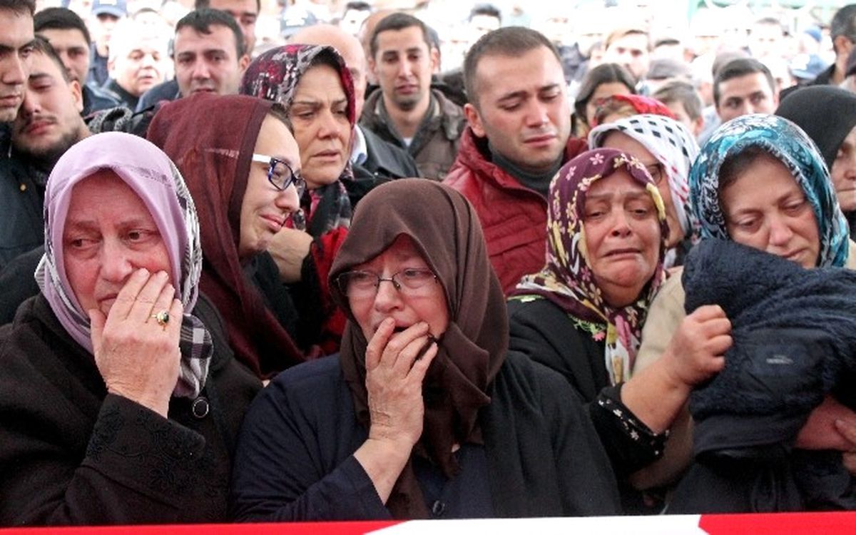 Komiser Yardımcısı Şehidin Sözlüsünün Son Bakışı Yürekleri Burktu