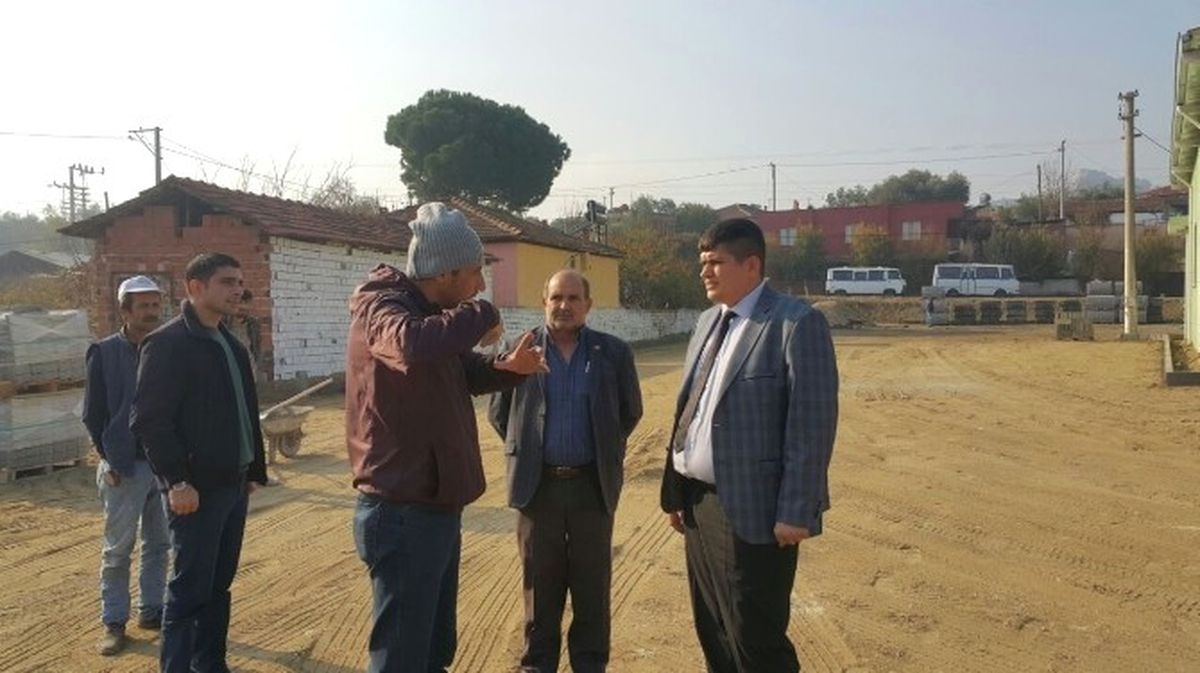 Mahalleliden Başkan Ergün\'e Pankartlı Teşekkür
