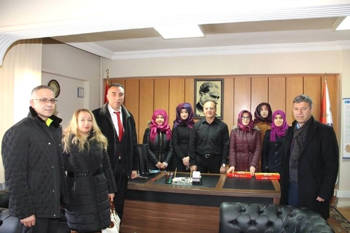 Oltu Anadolu Kız İmam Hatip Lisesi Öğrencilerinden Polislere Taziye Ziyareti