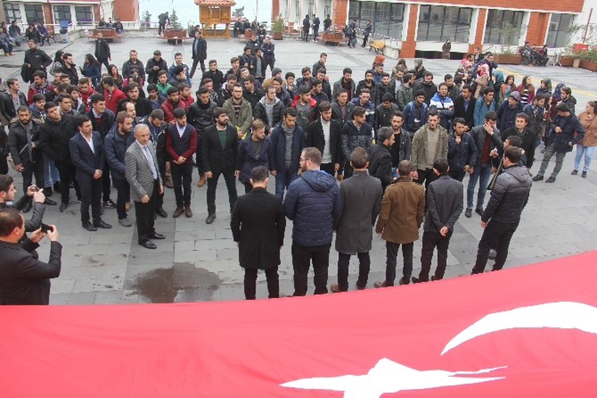 Rteü\'de Öğrenciler İstanbul Beşiktaş\'taki Terör Saldırısını Lanetledi