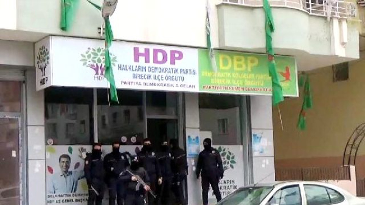 Şanlıurfa\'da Pkk/kck Operasyonu: 140 Gözaltı (4)