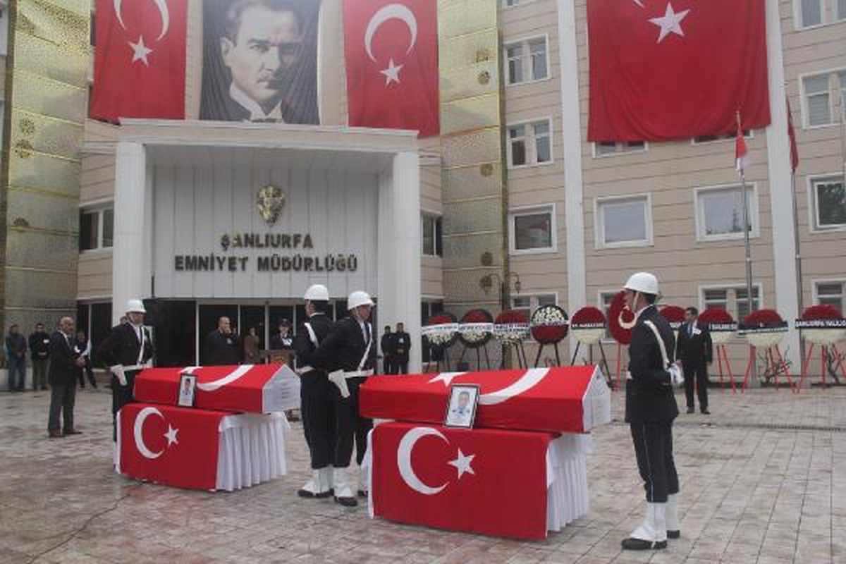 Şanlıurfa\'da Şehit Polisler İçin Tören