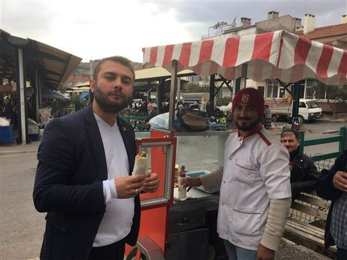 Şehit Cenazeleri Kalkarken, Lahmacun Yiyerek Yerli Malı Haftasını Kutladı