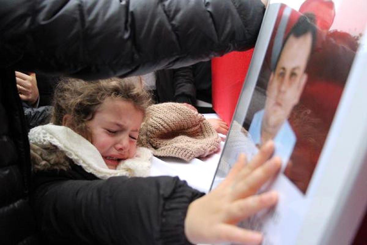 Şehit Emniyet Müdürü\'nün Çocukları Herkesi Ağlattı