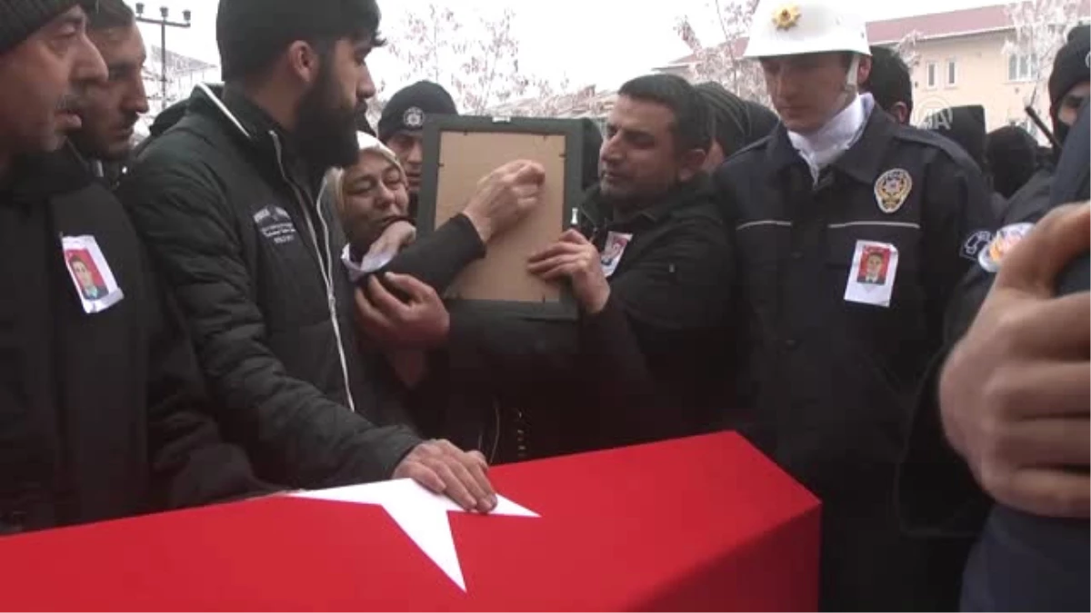 Şehit Polis Memuru Murat Yılmaz Son Yolculuğuna Uğurlandı (2)