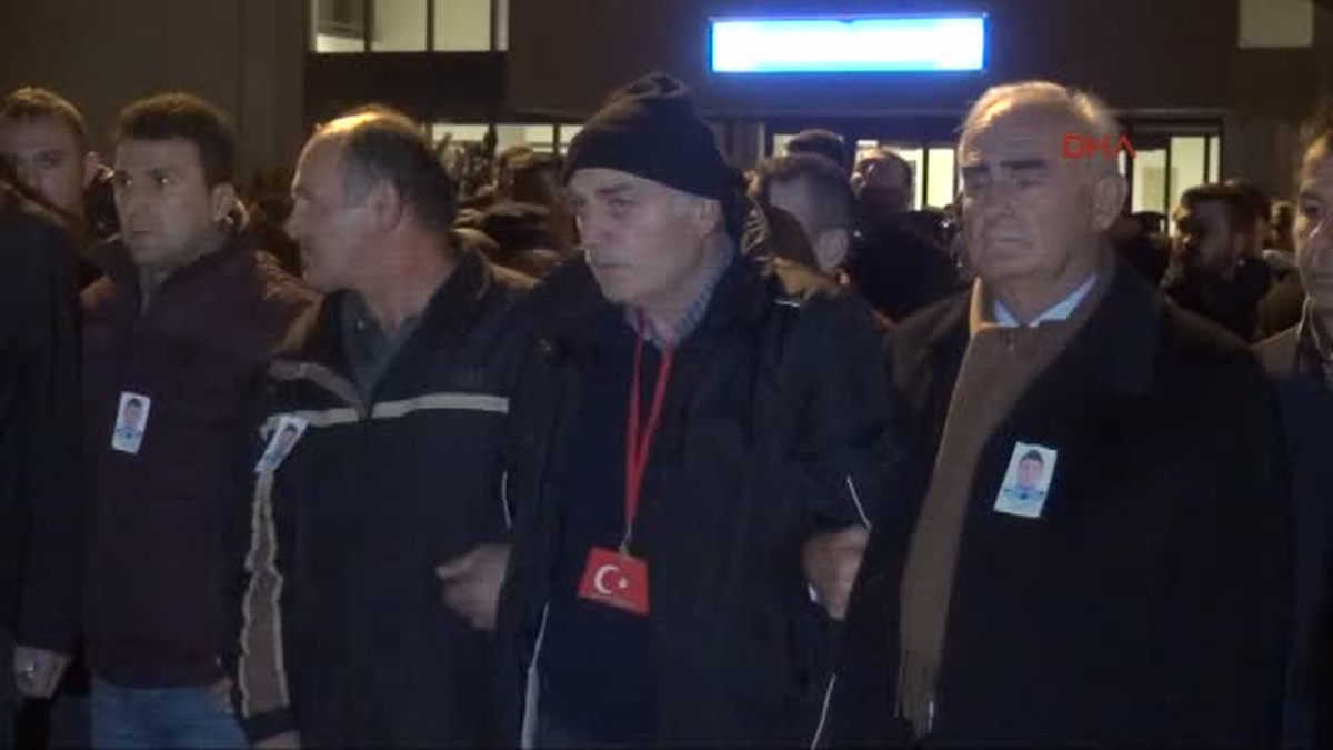 Şehit Polis Öztürk\'ün Cenazesi Samsun\'a Getirildi
