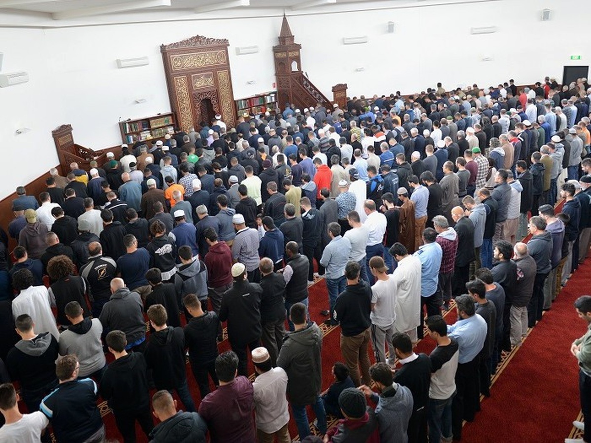 Şehitler İçin Gıyabi Cenaze Namazı