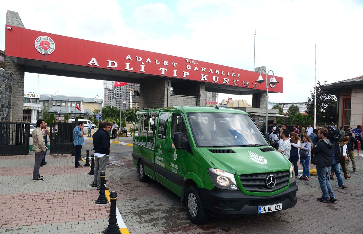 Selin Çelik\'in Cenazesi Adli Tıp\'tan Alındı