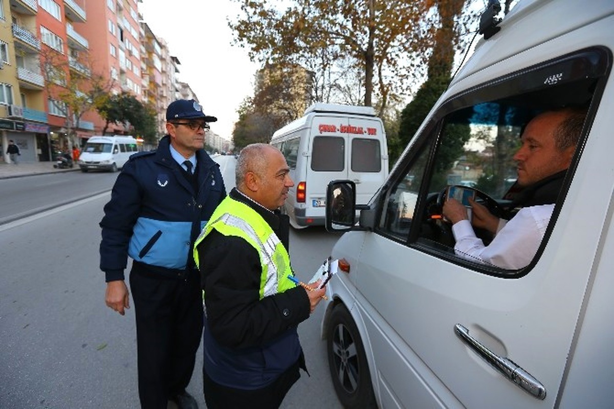 Soğukta Klima Açmayan Minibüsçülere Uyarı