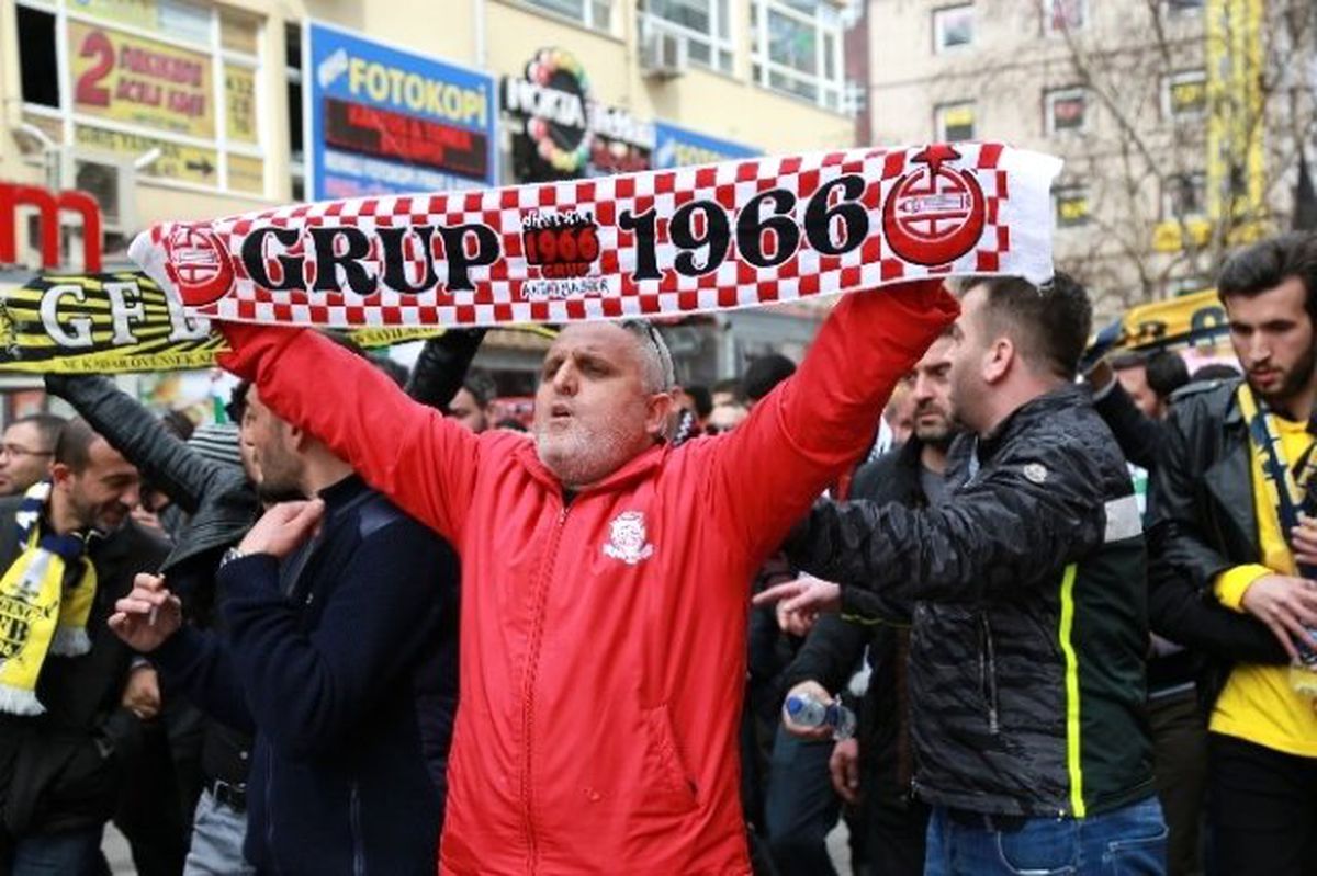 Taraftarlar Teröre Karşı Bir Arada