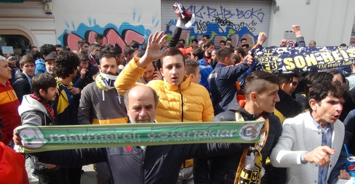 Taraftarlardan Terörü Protesto Yürüyüşü -2