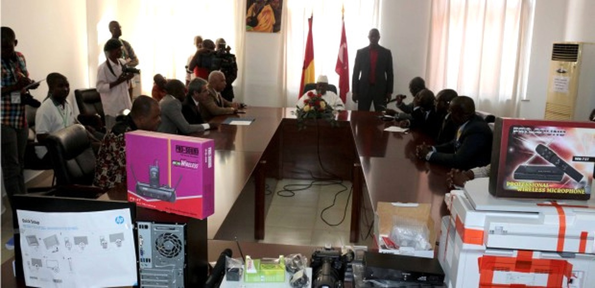Tika\'dan Gine Bissau Ulusal Meclisi\'ne Bilişim Malzemeleri Desteği