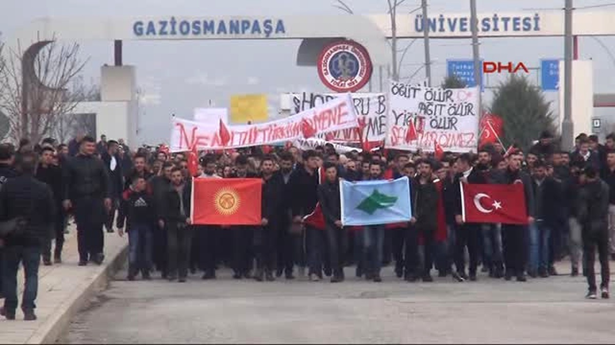 Tokat\'ta Üniversite Öğrencileri Teröre Karşı Yürüdü