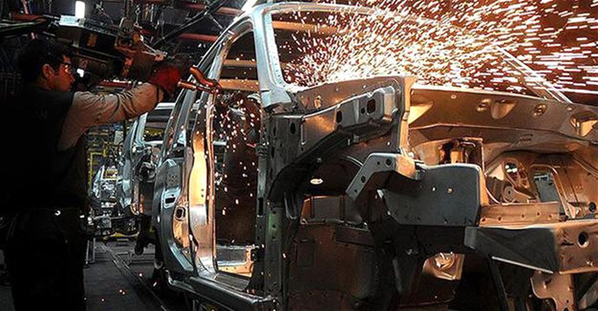Turkish Economy Shrinks 1.8 Percent