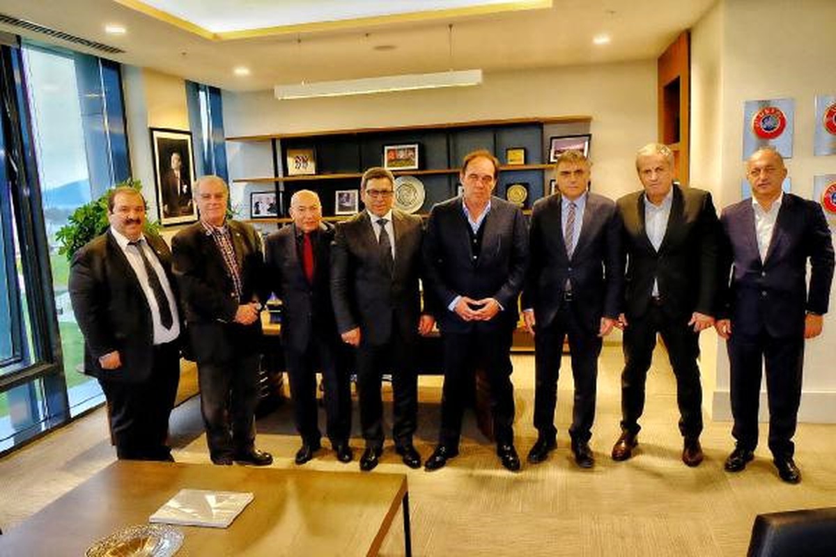 Türkiye Futbol Vakfı\'ndan Tff Yönetimi\'ne Önemli Ziyaret