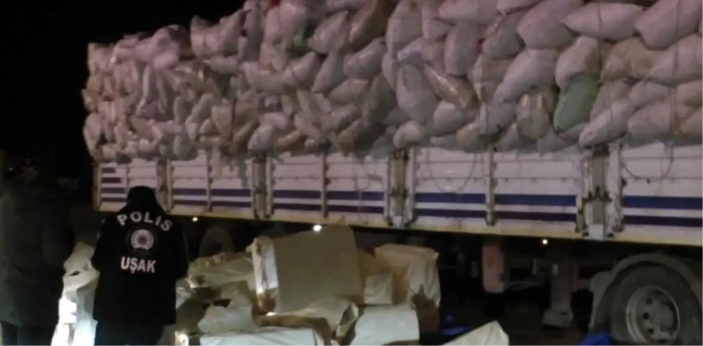 Uşak\'ta Kaçak Sigara ve Uyuşturucu Operasyonuna 4 Tutuklama