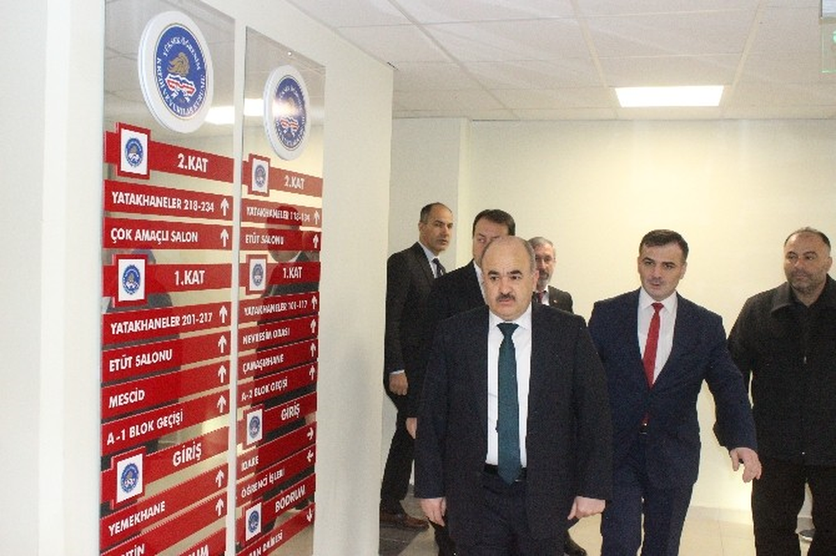 Vali Dağlı, Öğrenci Yurtlarını Gezdi