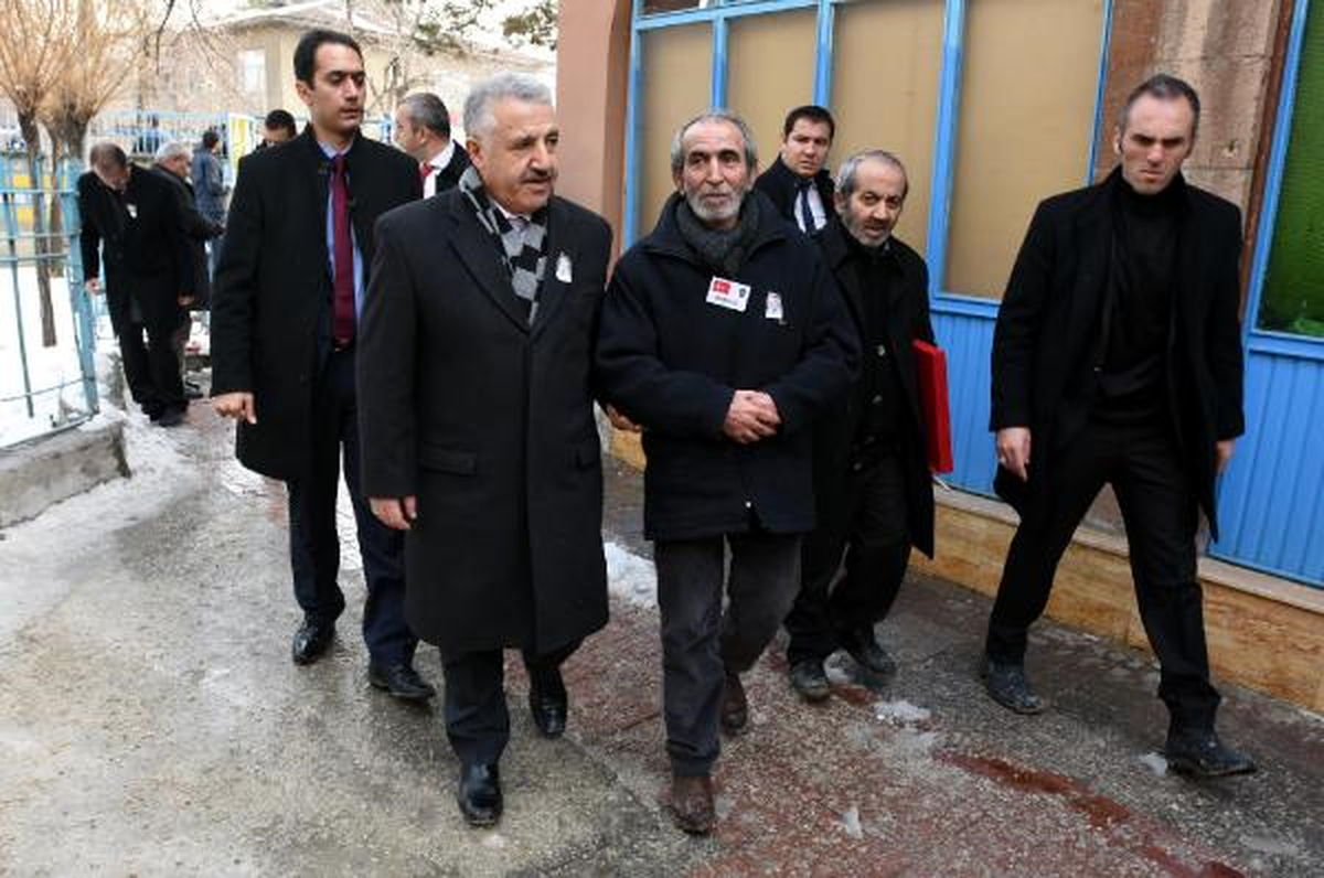 Van Şehidine Ağladı (2)