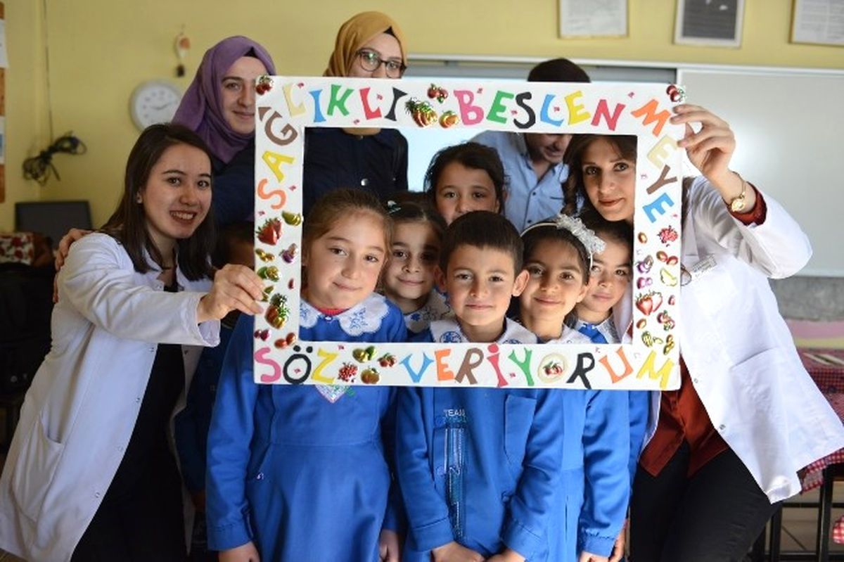 Yakutiye Belediyesi Köy Çocuklarını Satrançla Tanıştırıyor