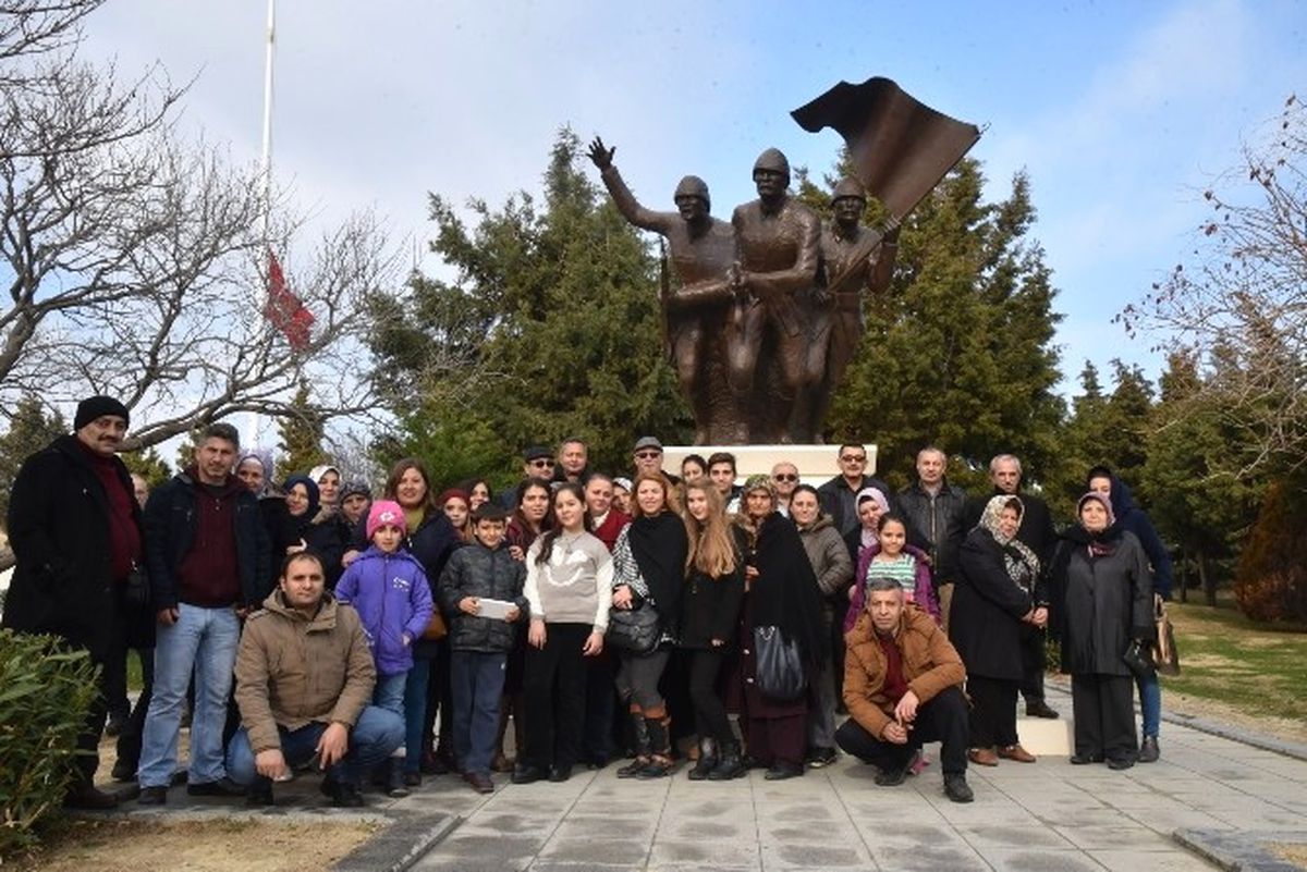 Yunusemre Halkını Ecdadına Taşıyor