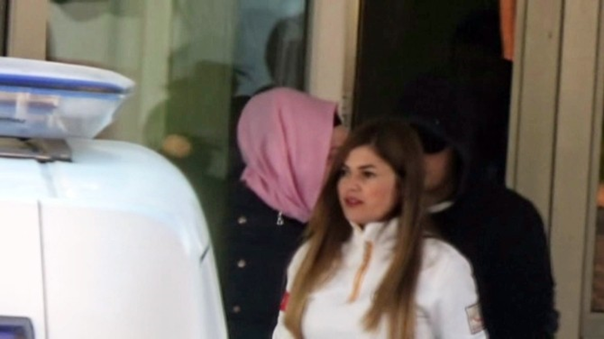 Yurttan Dışarıya Çıkabilmek İçin Bileklerini Kesmişler