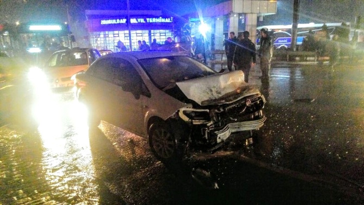 Zonguldak\'ta Trafik Kazası 4 Yaralı
