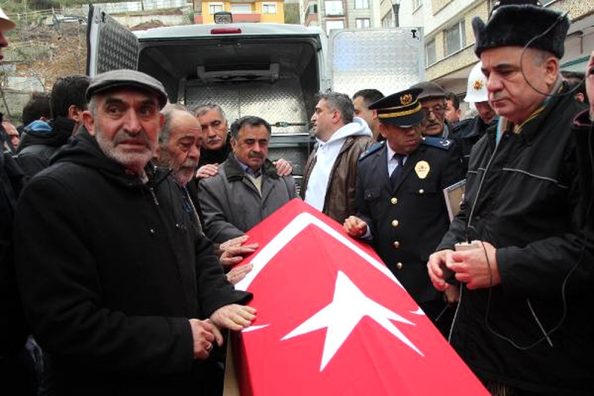 Zonguldaklı Şehit Polis Memuru Gözyaşlarıyla Toprağa Verildi
