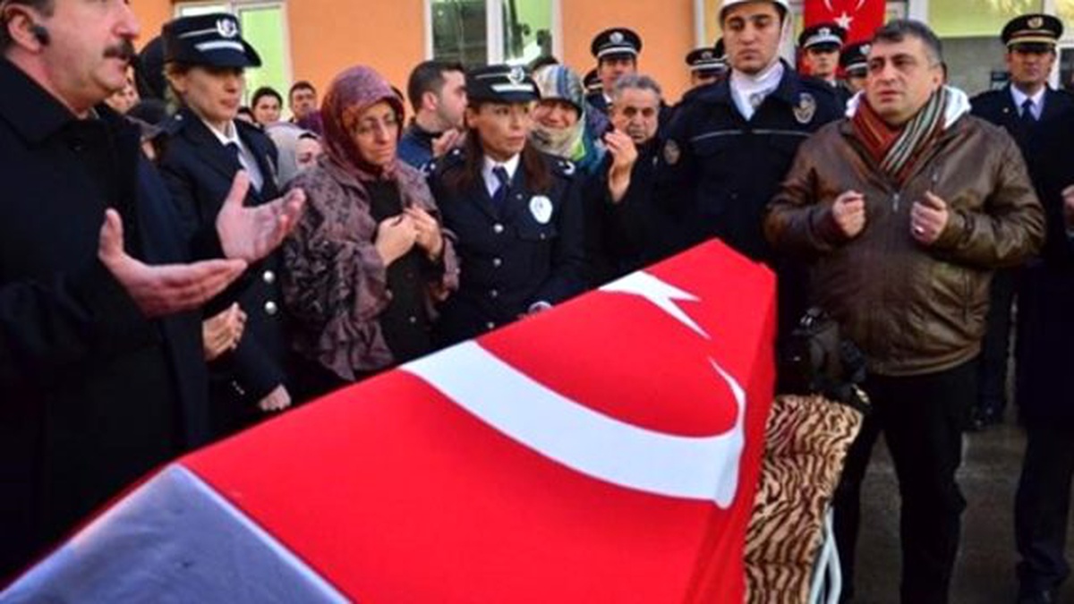 Zonguldaklı Şehit Polis Memuru Gözyaşlarıyla Toprağa Verildi