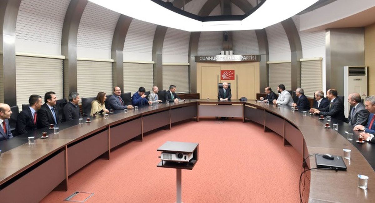 Aktüel Görüntü) Kılıçdaroğlu, Ardahan İli Damal Dernekler Federasyonu Yöneticileriyle Görüştü