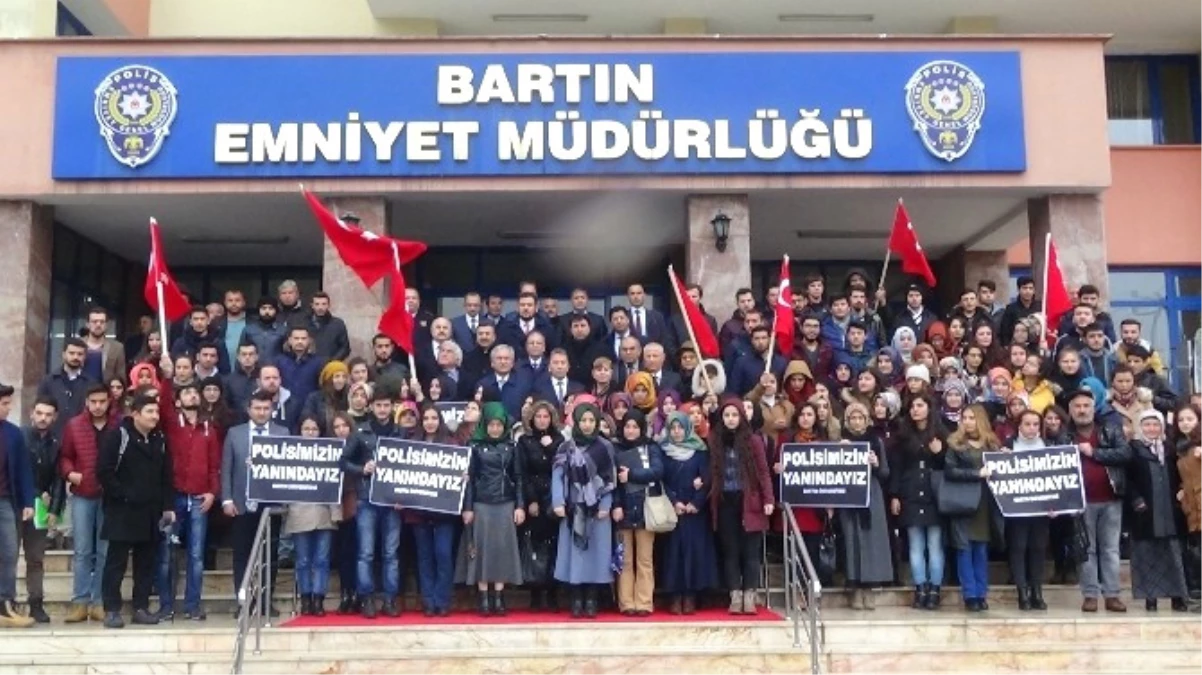 Bartın Üniversitesi Öğrencilerinden Polislere Taziye Ziyareti