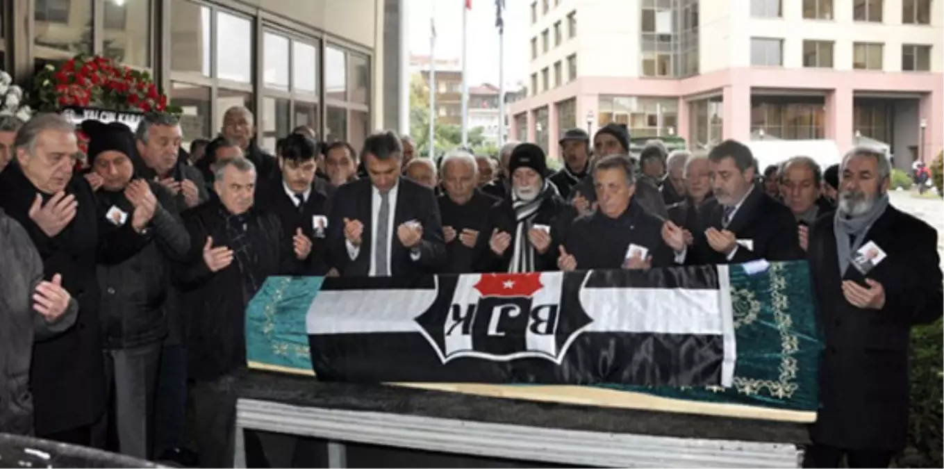 Beşiktaş Kulübü Faik Akdil İçin Tören Düzenledi