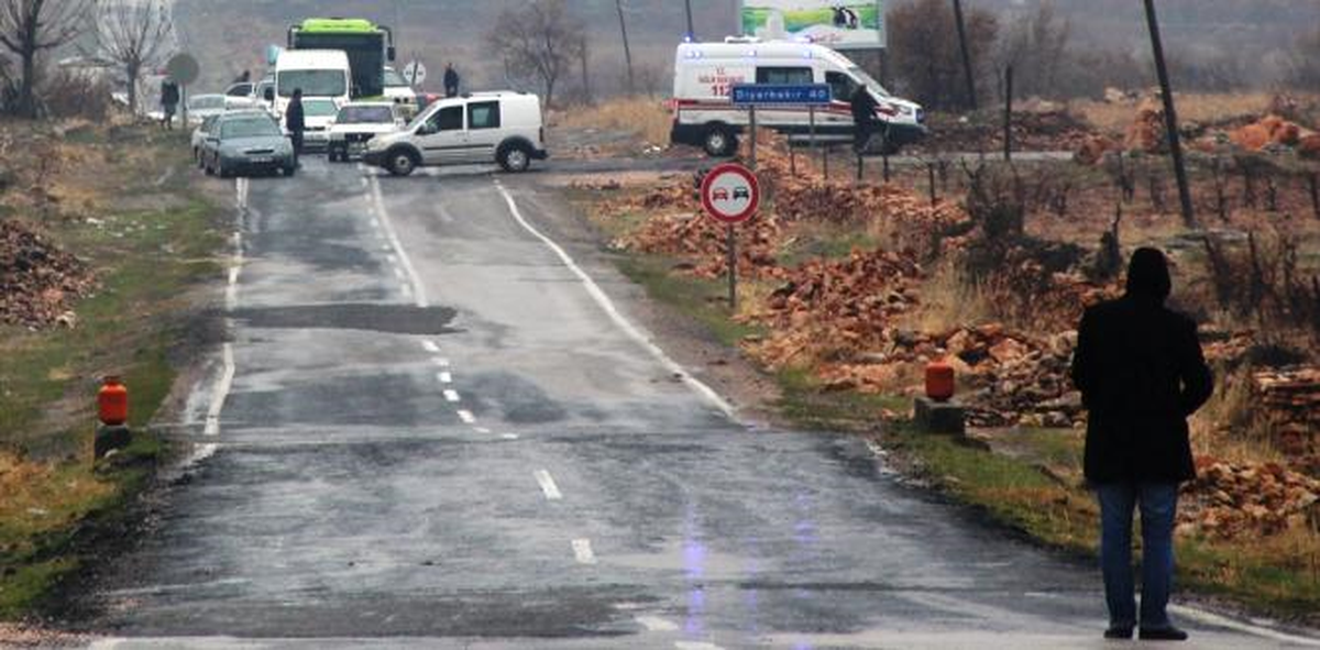 Eğil\'de Menfeze Yerleştirilmiş 2 Tüp Bulundu